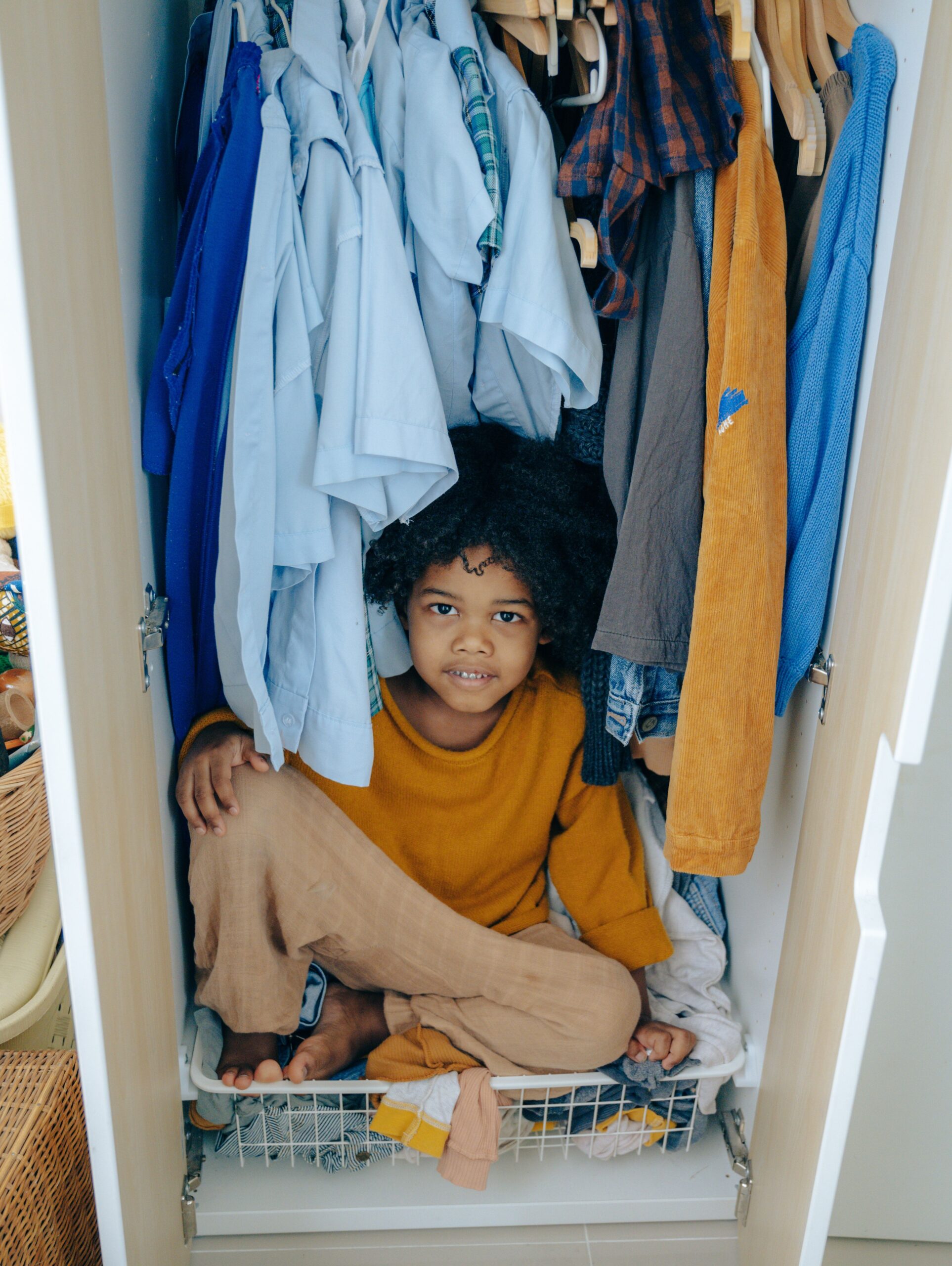 Child_in_closet